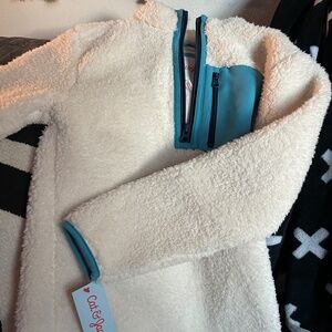 Cat & Jack pullover Small